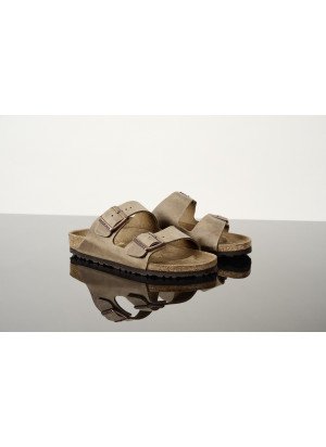 Sandália Arizona Arizona Oiled Leather Birkenstock 352203 Tobacco Brown