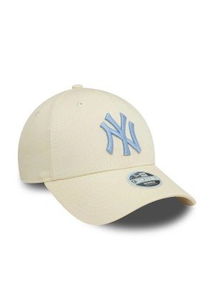 New York Yankees Womens League Essential 9FORTY Adjustable Cap New Era 60595171 Cream