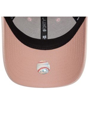 New York Yankees Womens Satin 9FORTY Adjustable Cap New Era 60595369 Pastel Pink