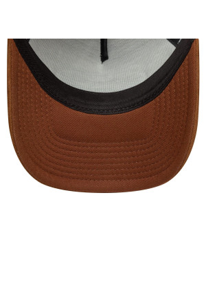 New Era Oval Patch Suede 9FORTY E-Frame Trucker Adjustable Cap New Era 60691080 Cream